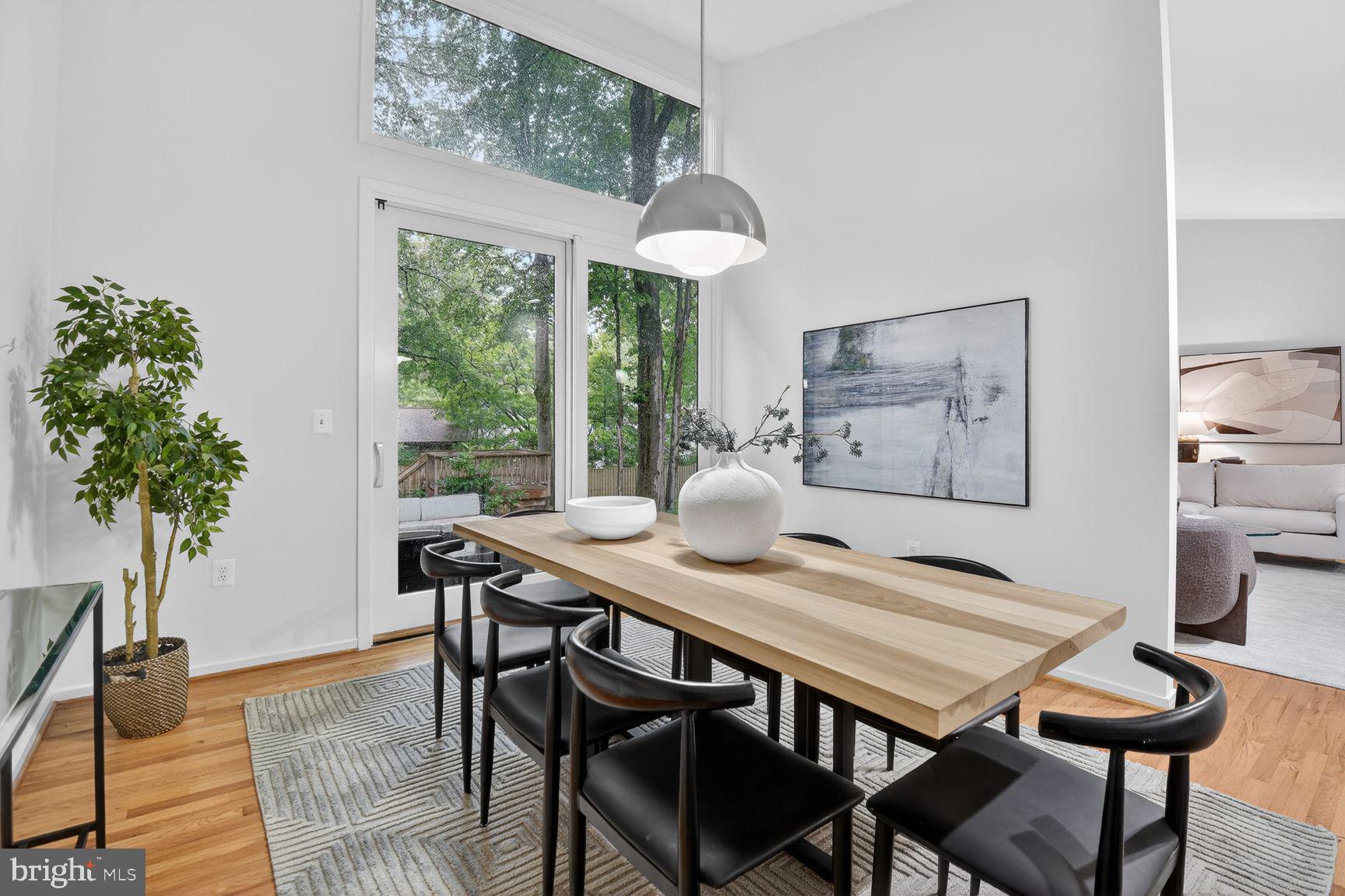 CARDEROCK SPRINGS - Residential