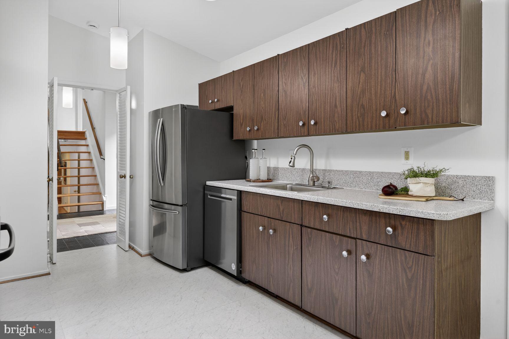 CARDEROCK SPRINGS - Residential