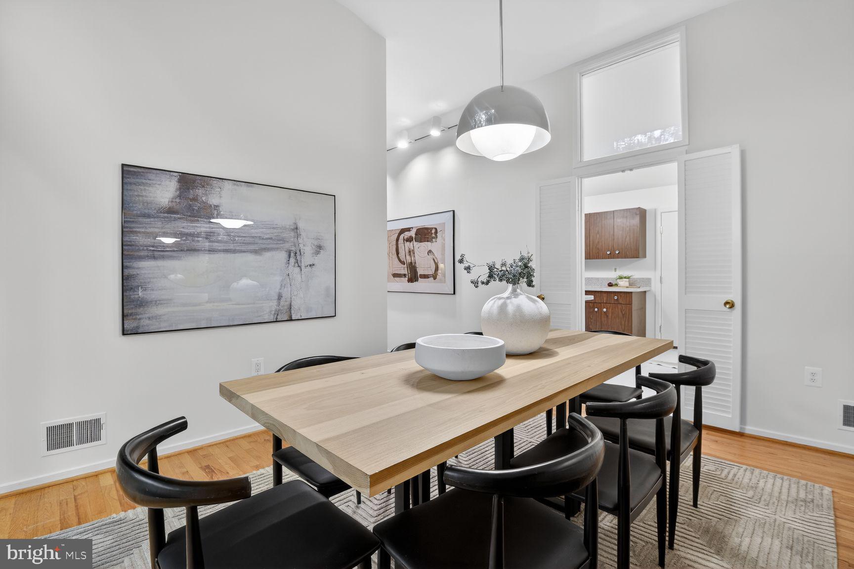 CARDEROCK SPRINGS - Residential