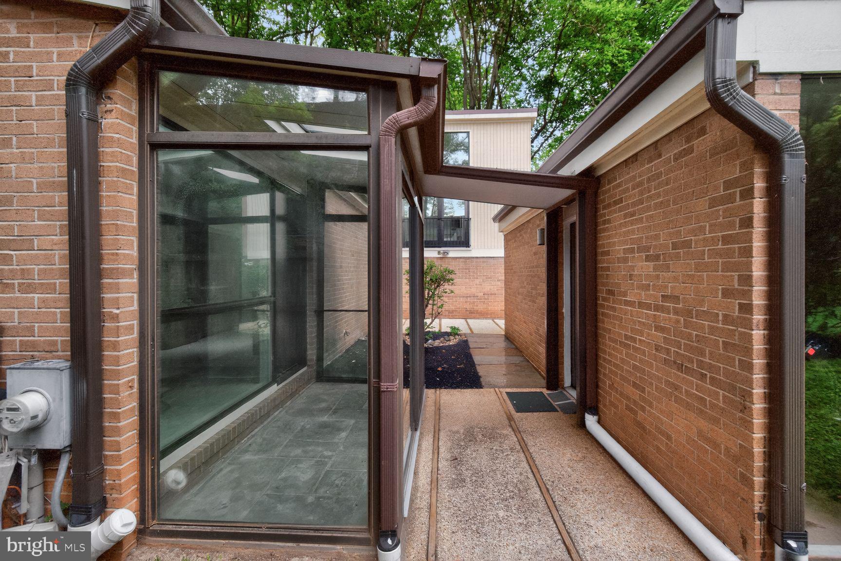 CARDEROCK SPRINGS - Residential