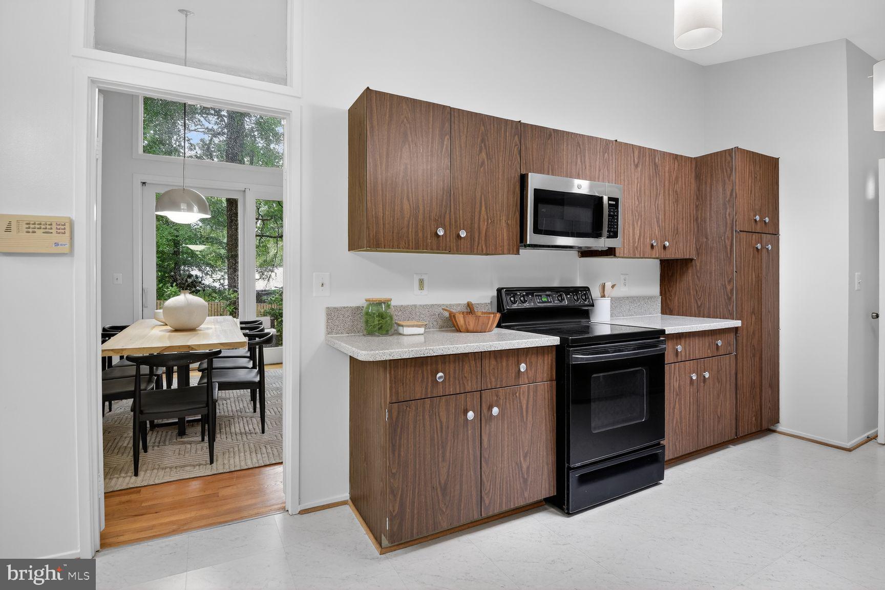 CARDEROCK SPRINGS - Residential