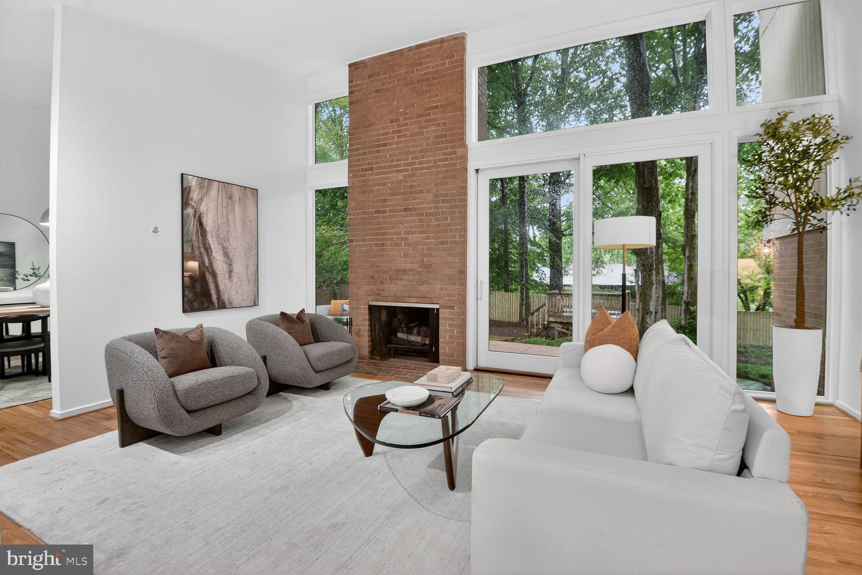 CARDEROCK SPRINGS - Residential