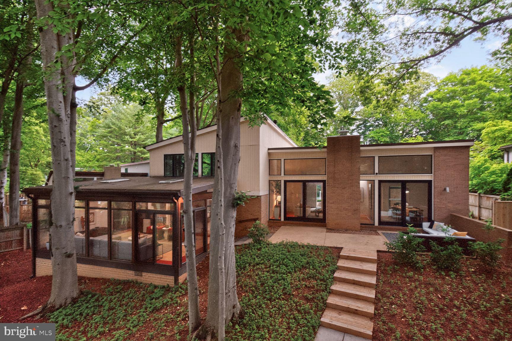 CARDEROCK SPRINGS - Residential