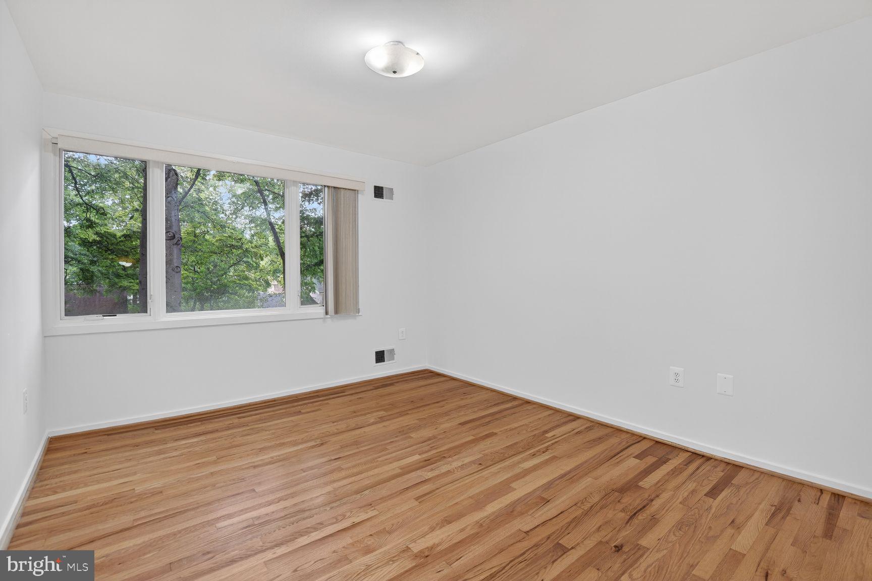 CARDEROCK SPRINGS - Residential