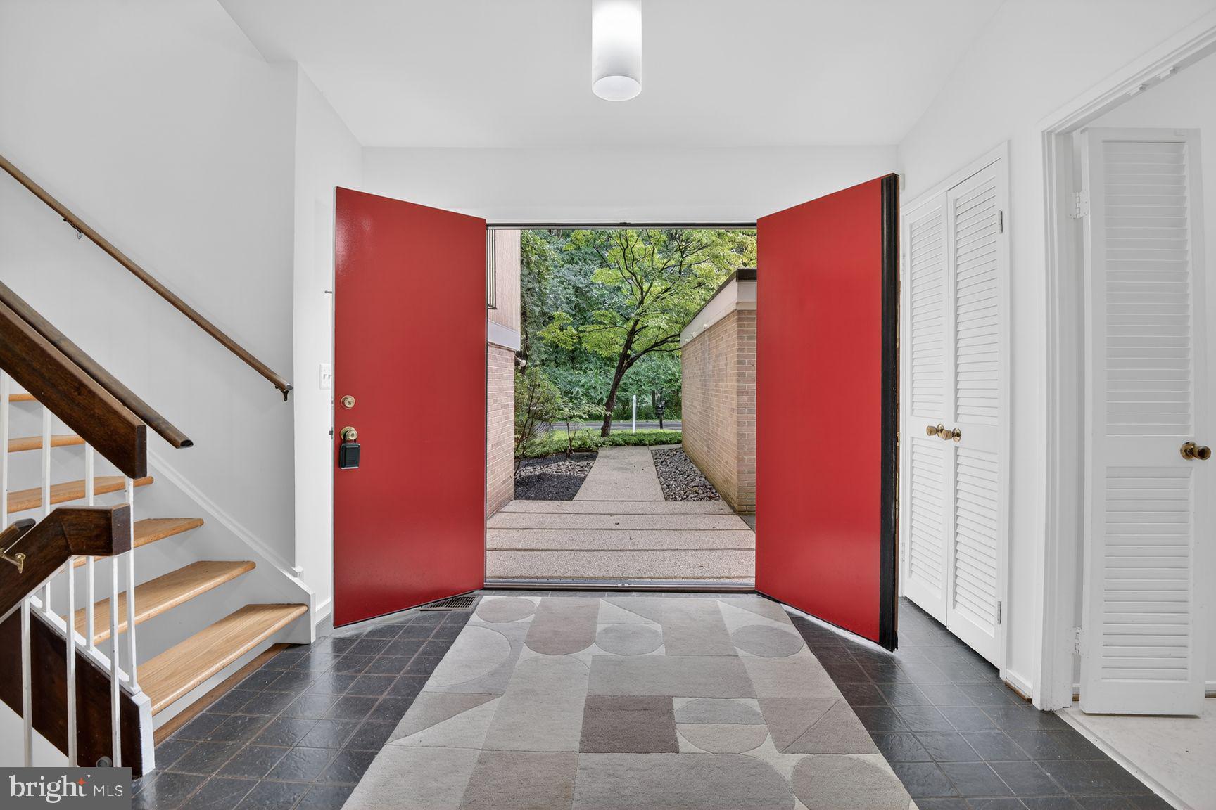 CARDEROCK SPRINGS - Residential