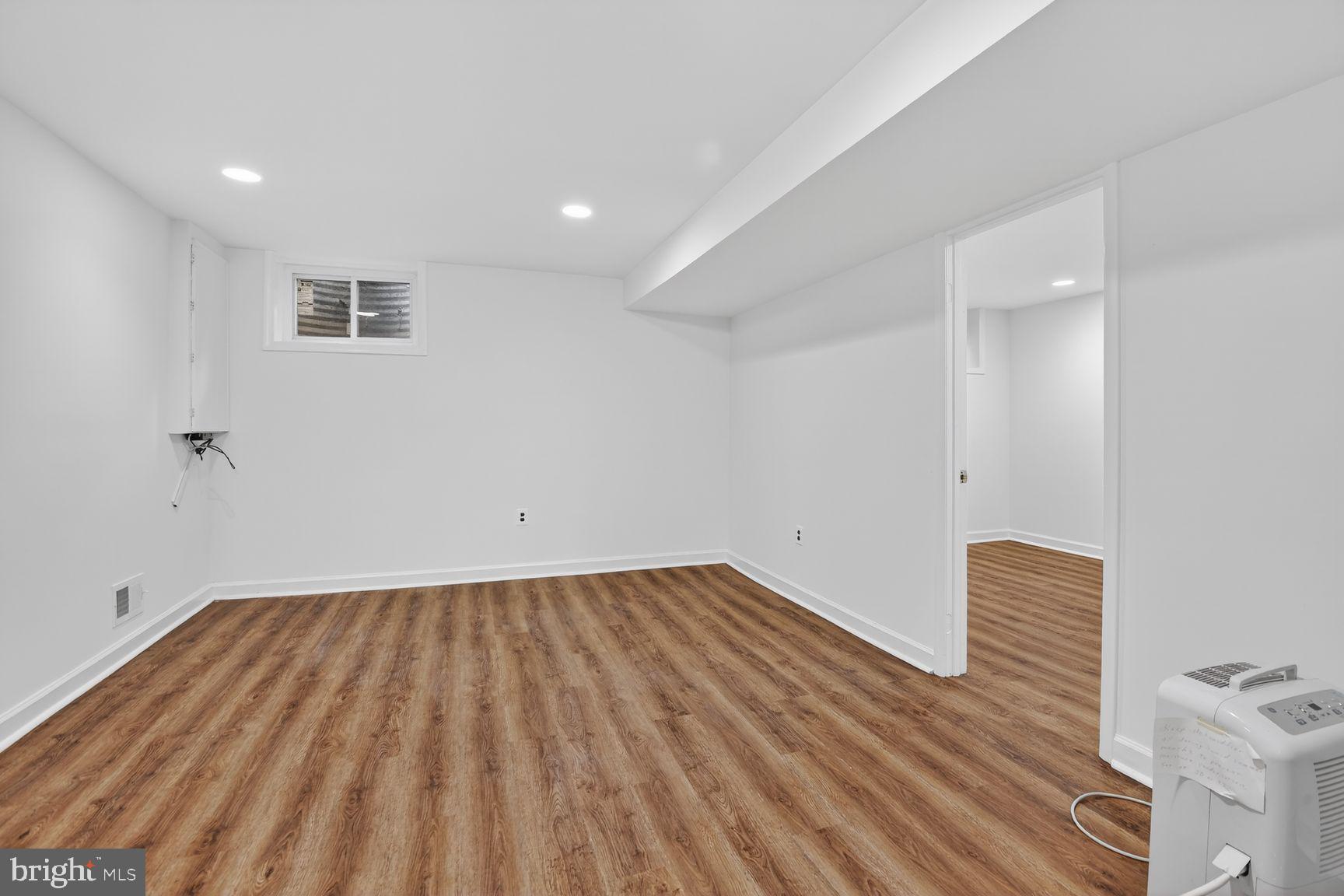 CARDEROCK SPRINGS - Residential