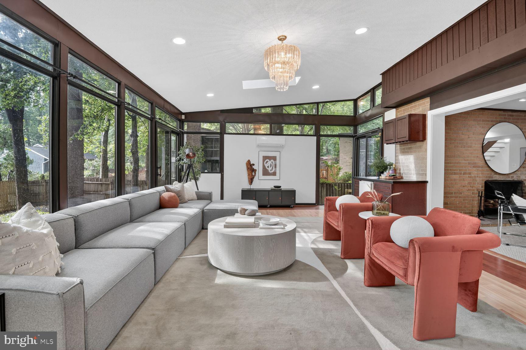 CARDEROCK SPRINGS - Residential
