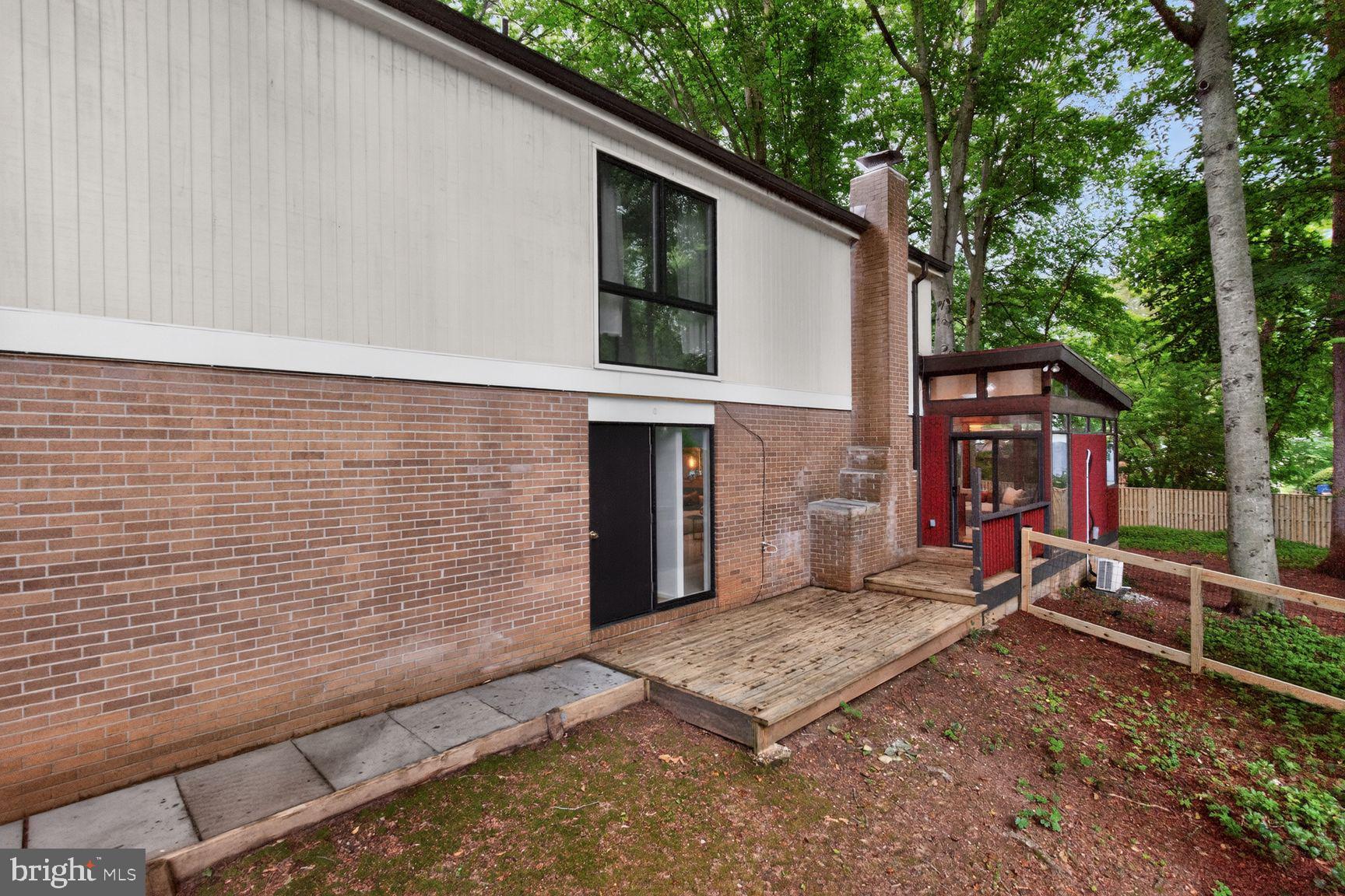 CARDEROCK SPRINGS - Residential