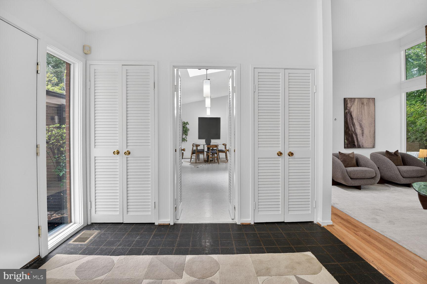 CARDEROCK SPRINGS - Residential