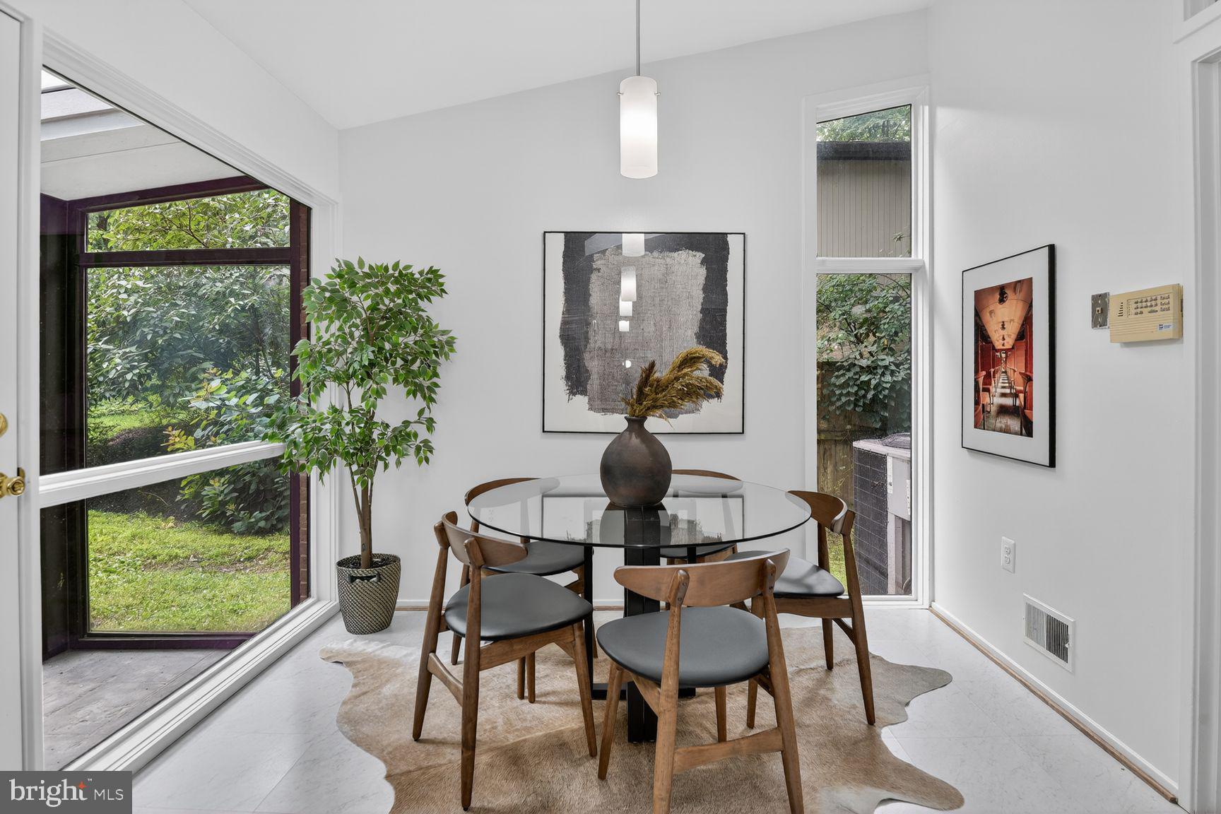 CARDEROCK SPRINGS - Residential