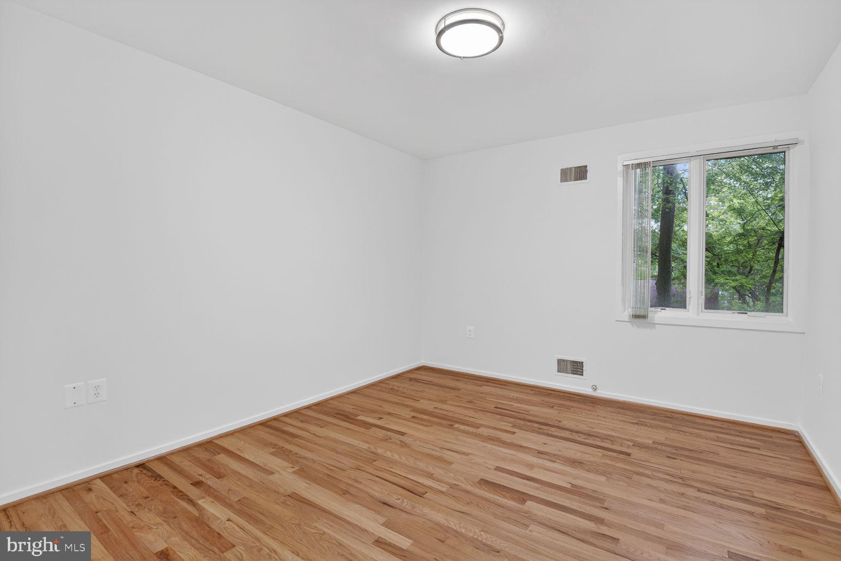 CARDEROCK SPRINGS - Residential
