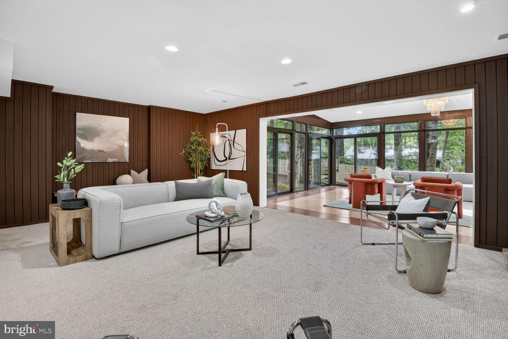 CARDEROCK SPRINGS - Residential