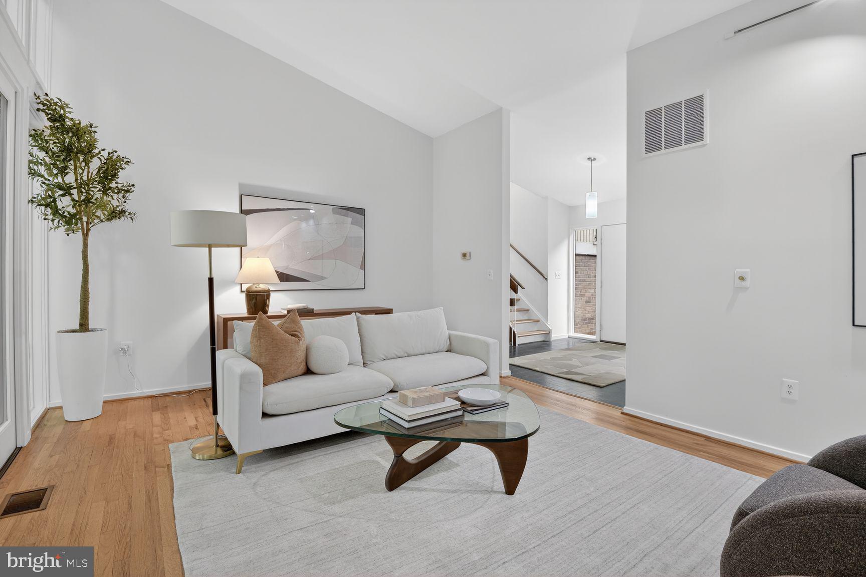 CARDEROCK SPRINGS - Residential