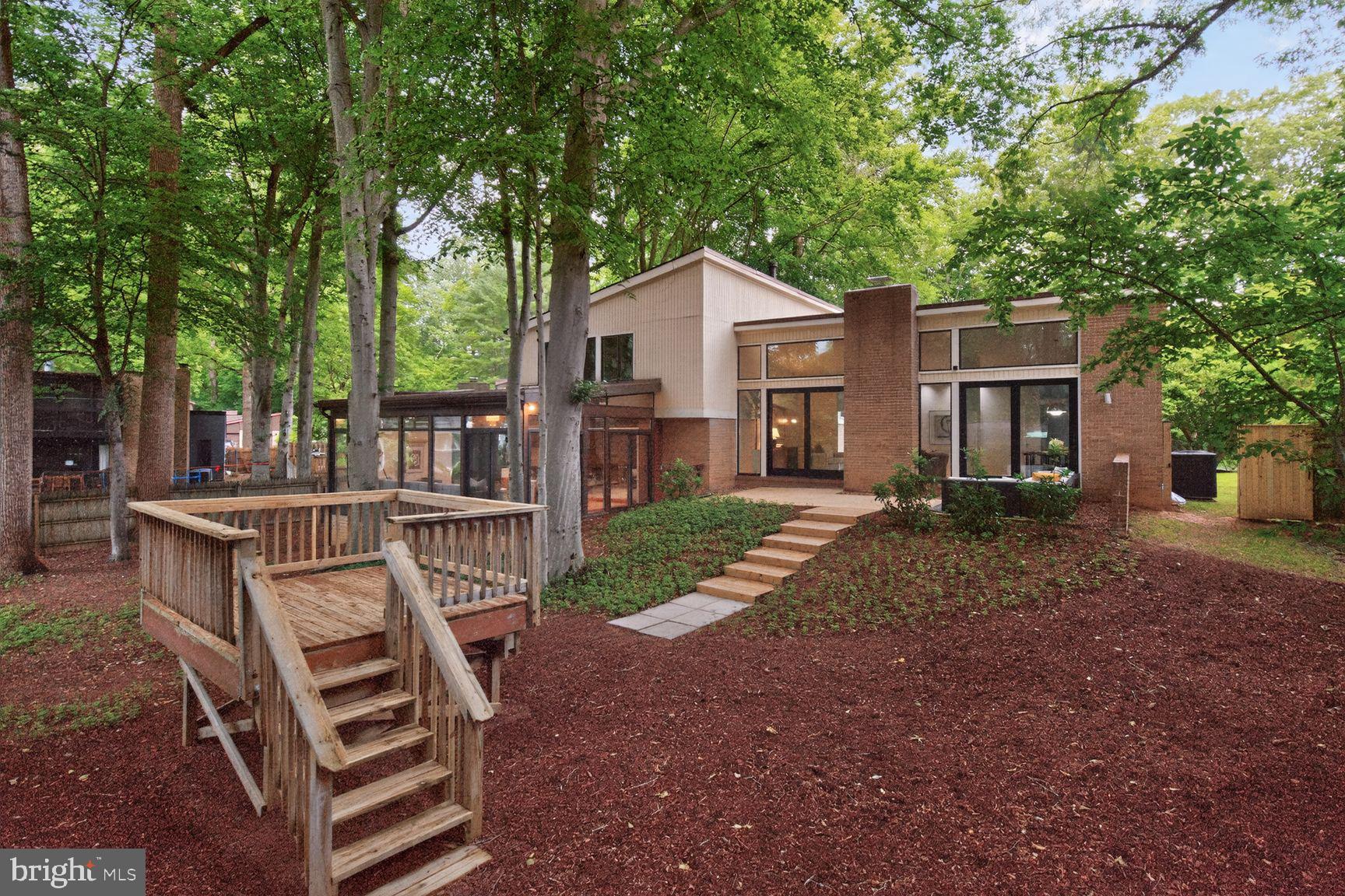 CARDEROCK SPRINGS - Residential