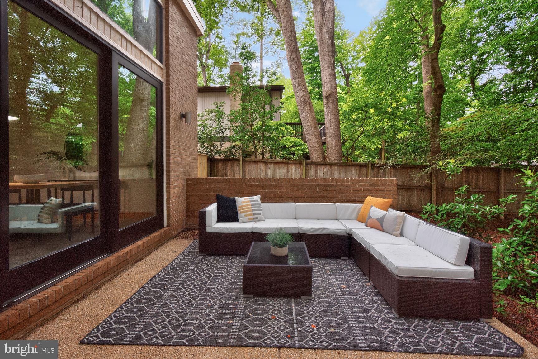 CARDEROCK SPRINGS - Residential