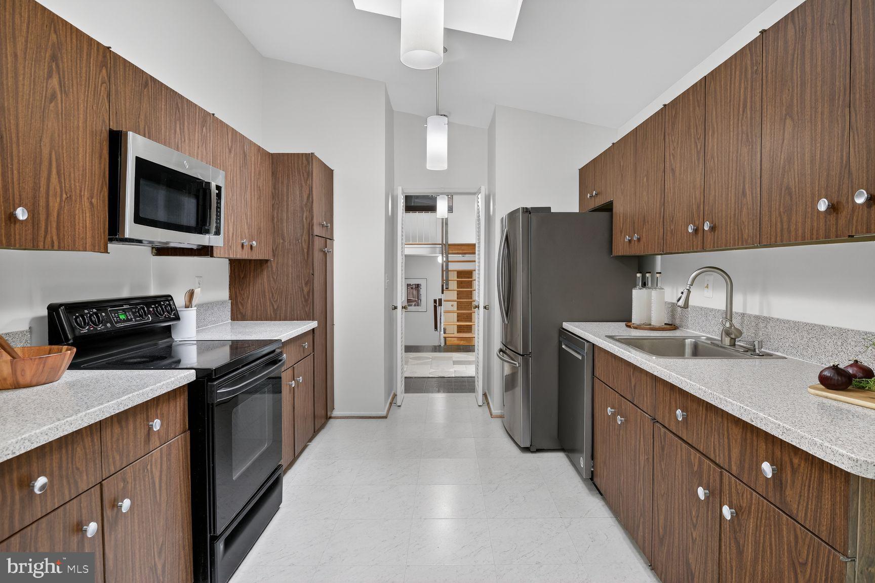 CARDEROCK SPRINGS - Residential