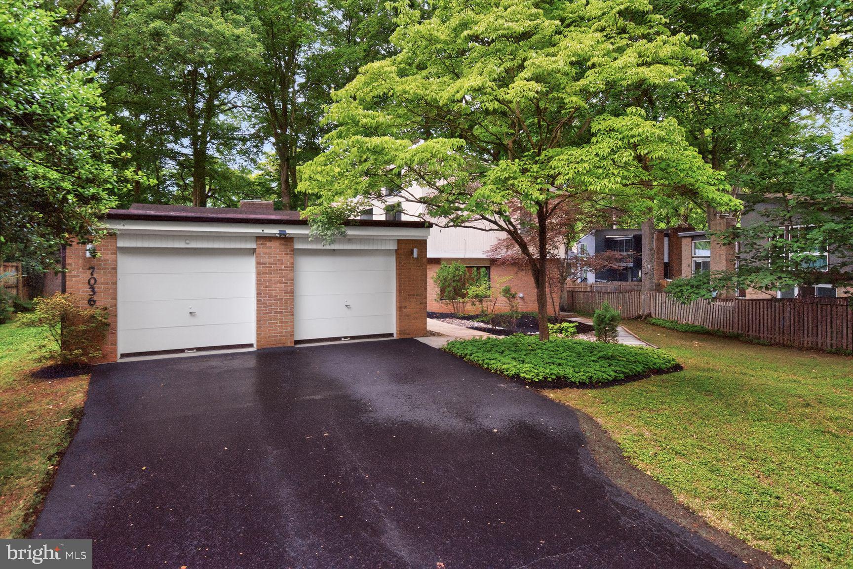 CARDEROCK SPRINGS - Residential