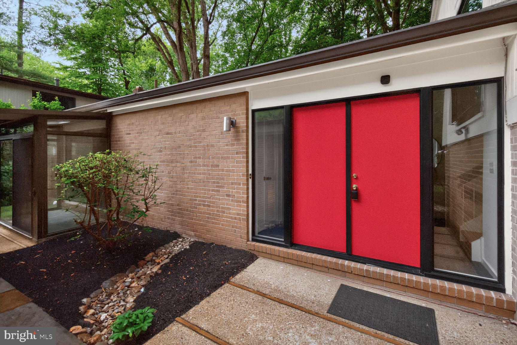 CARDEROCK SPRINGS - Residential