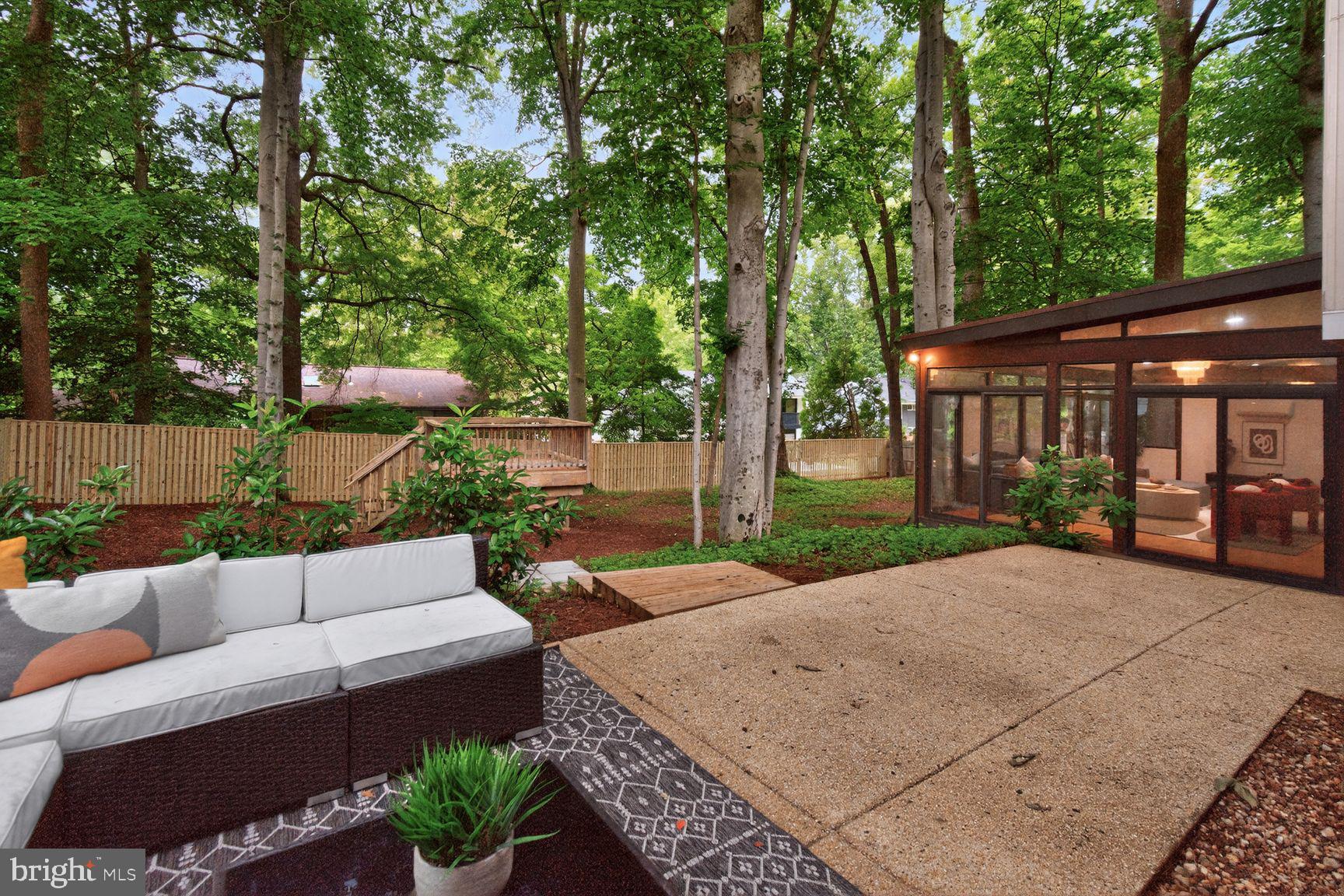 CARDEROCK SPRINGS - Residential