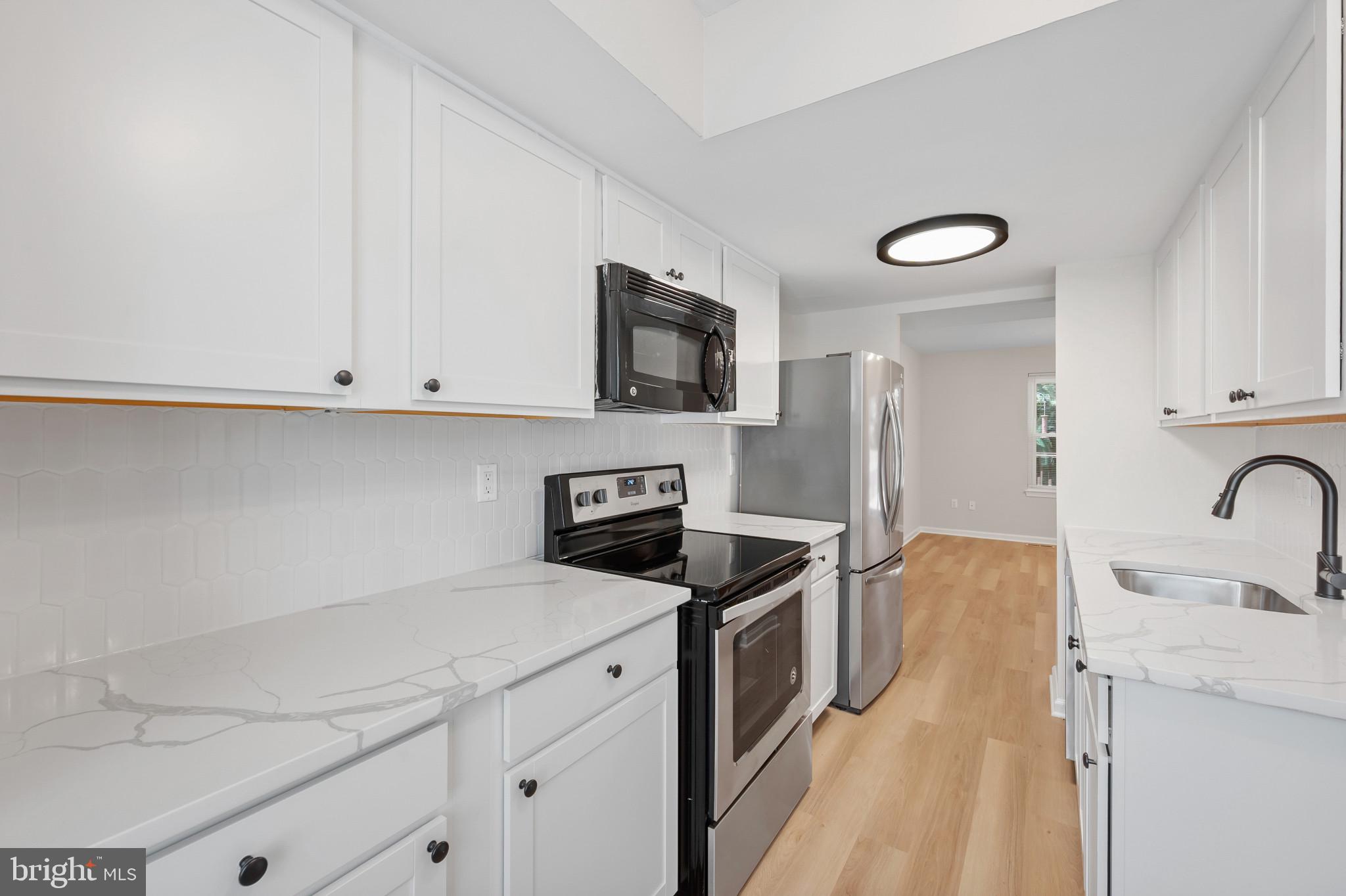 MARBLE HILL - Residential