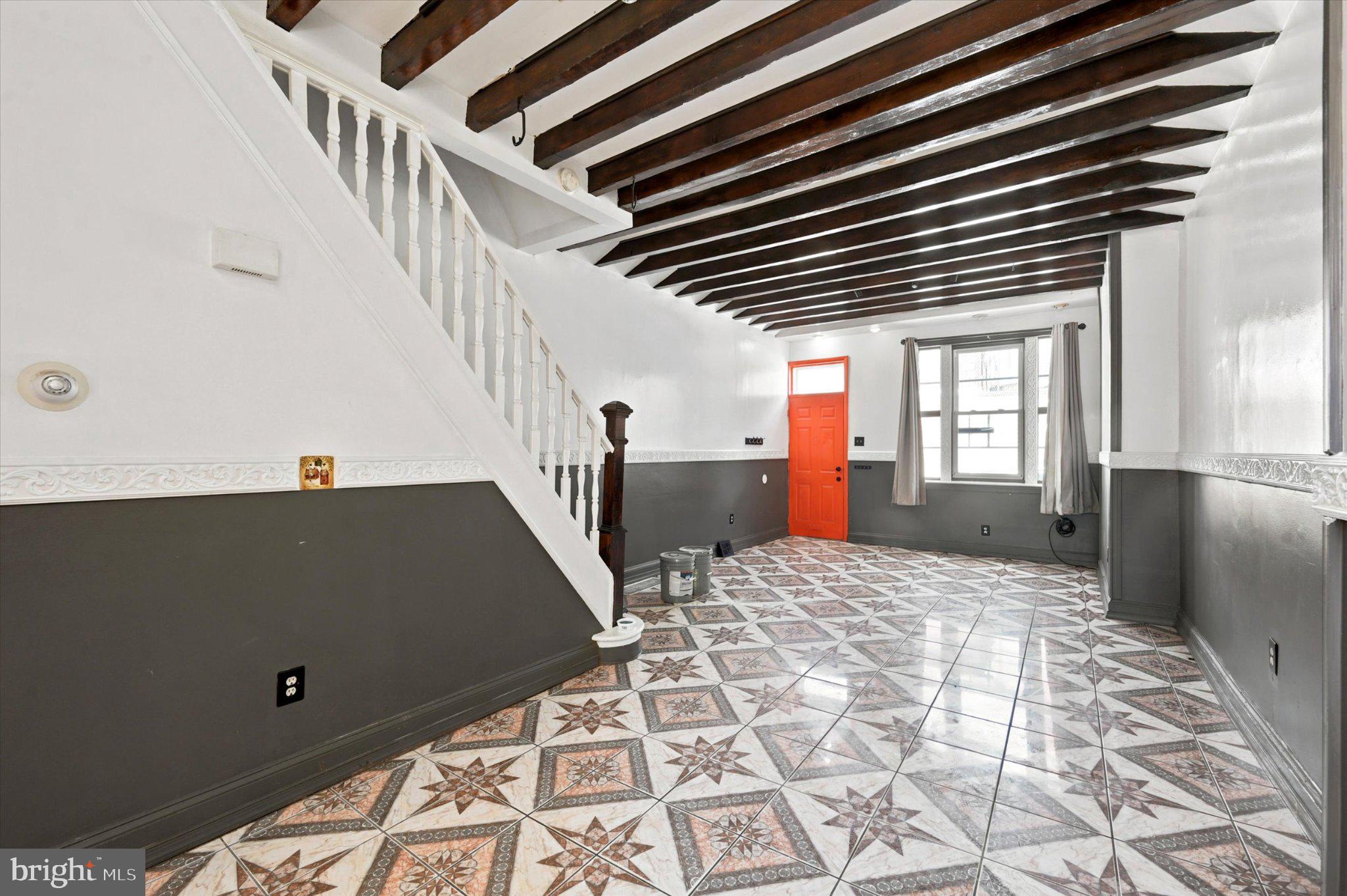 EAST KENSINGTON - Residential