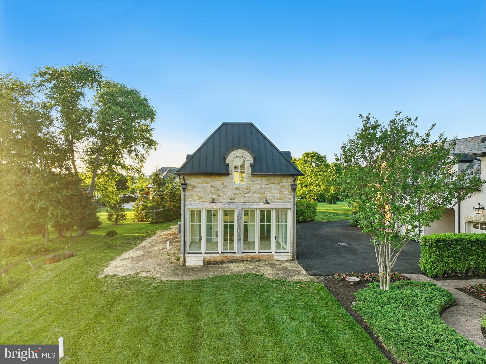 CREIGHTON FARMS - Residential