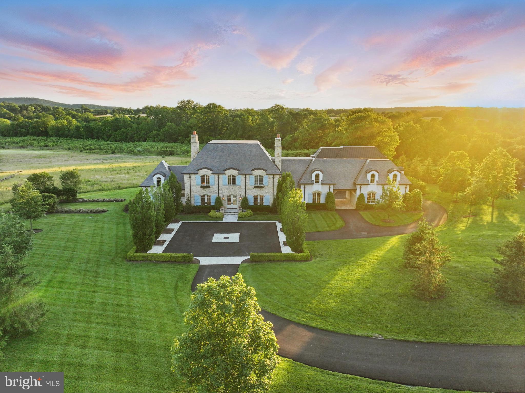 CREIGHTON FARMS - Residential