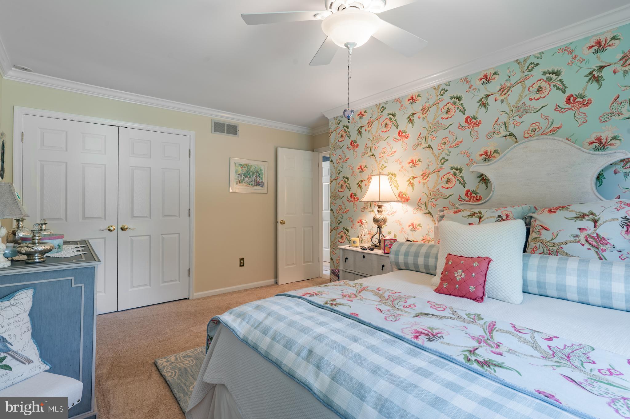 HUNTERS RUN - Residential