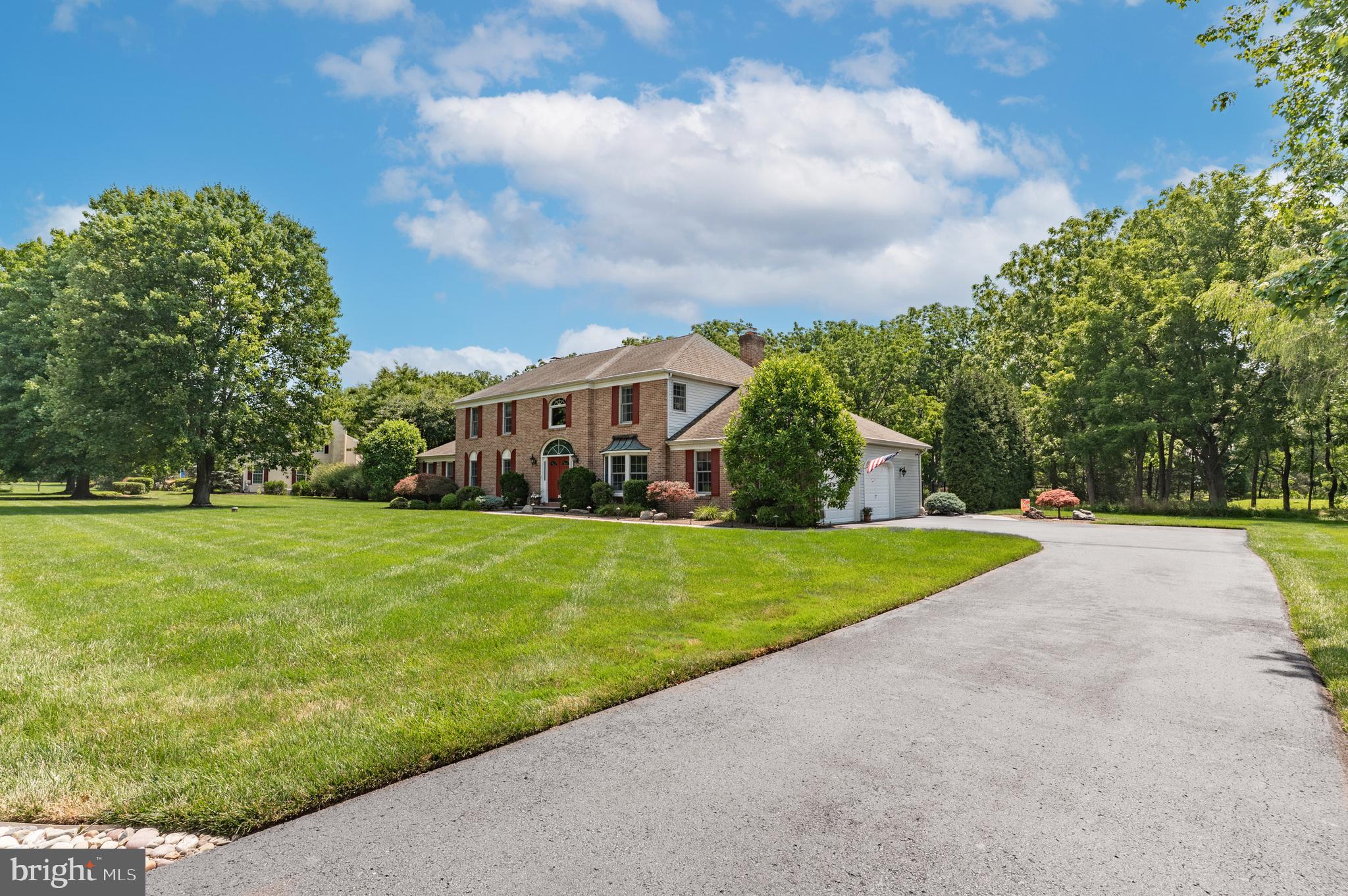 HUNTERS RUN - Residential
