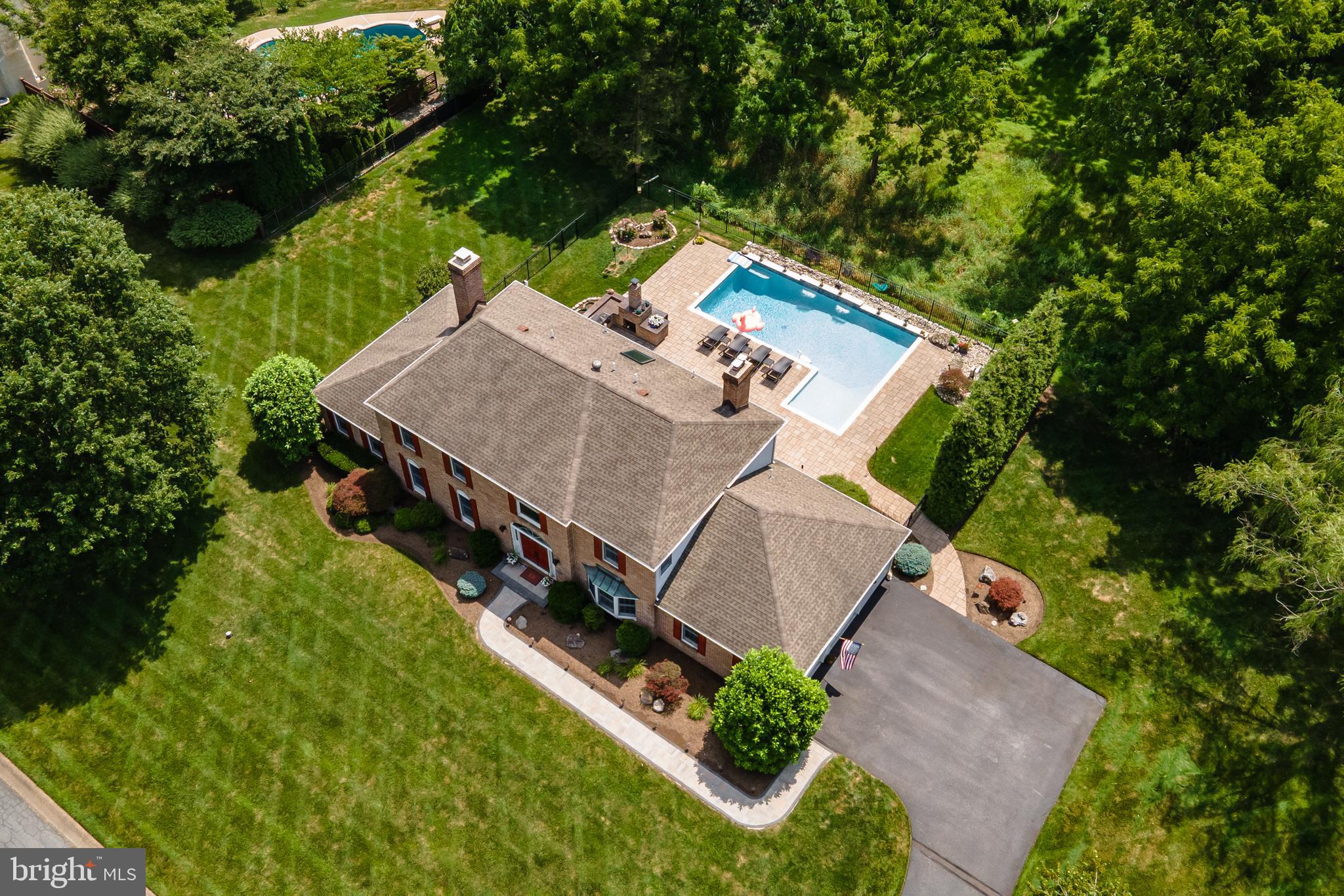 HUNTERS RUN - Residential
