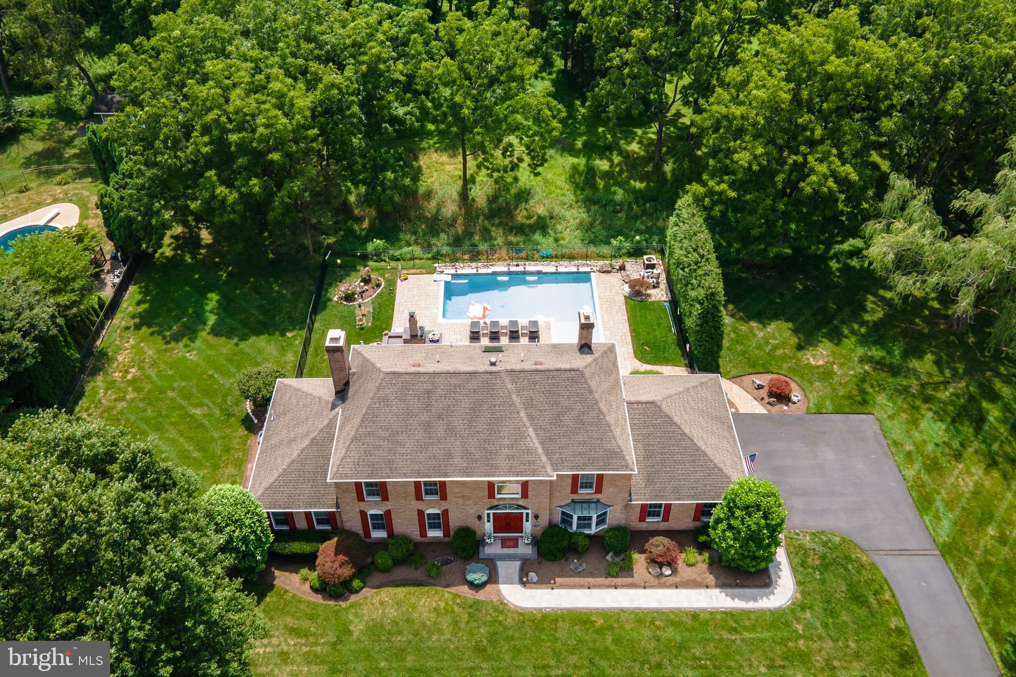 HUNTERS RUN - Residential