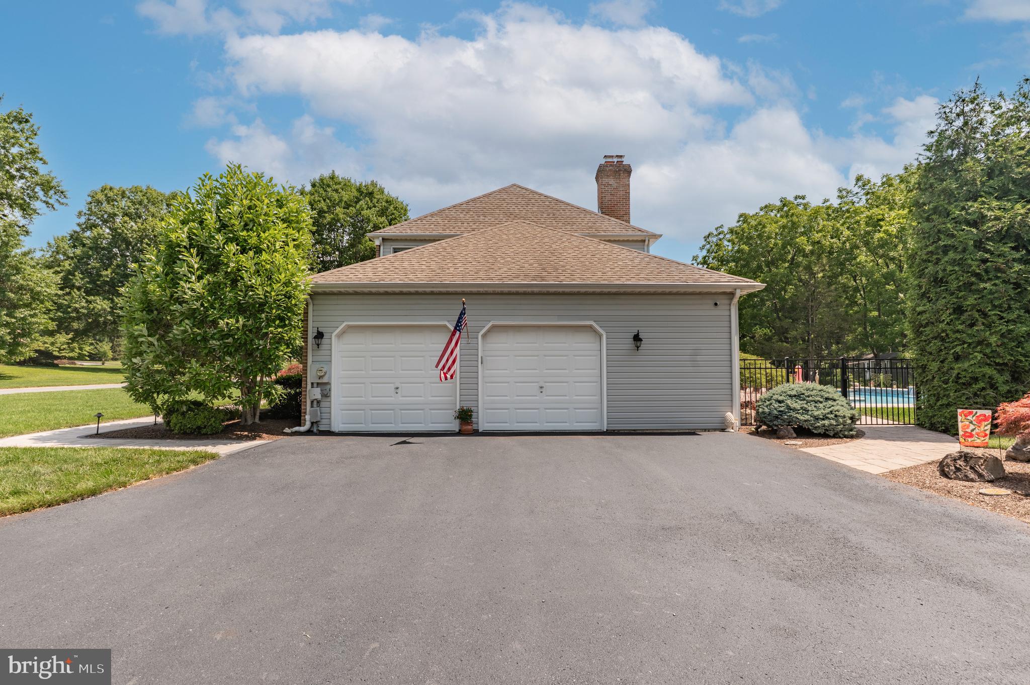 HUNTERS RUN - Residential