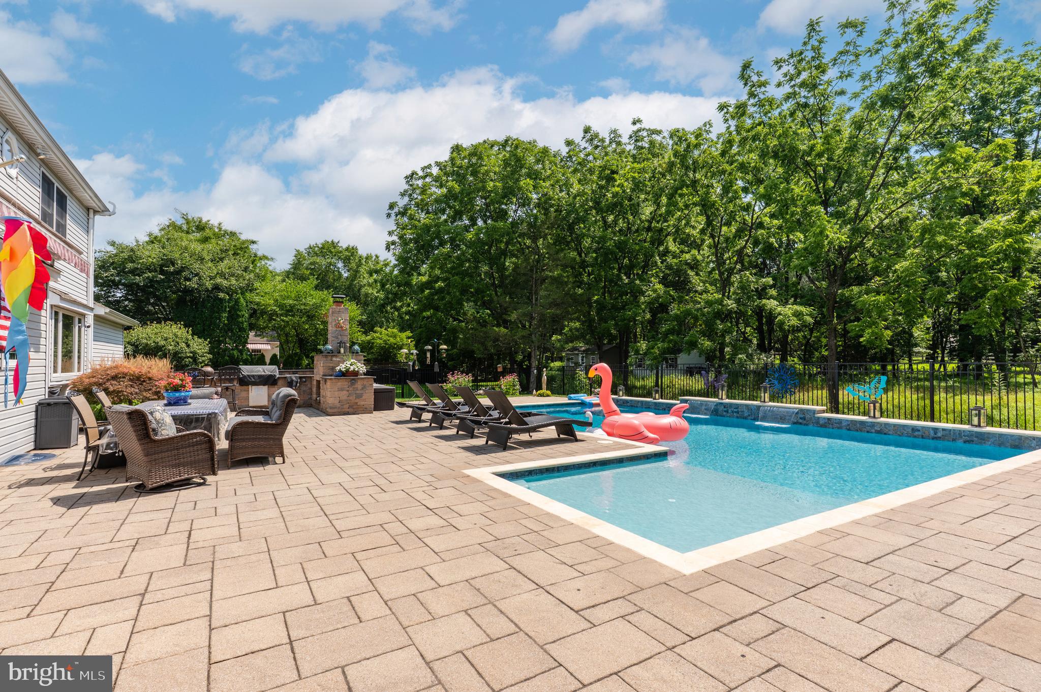 HUNTERS RUN - Residential