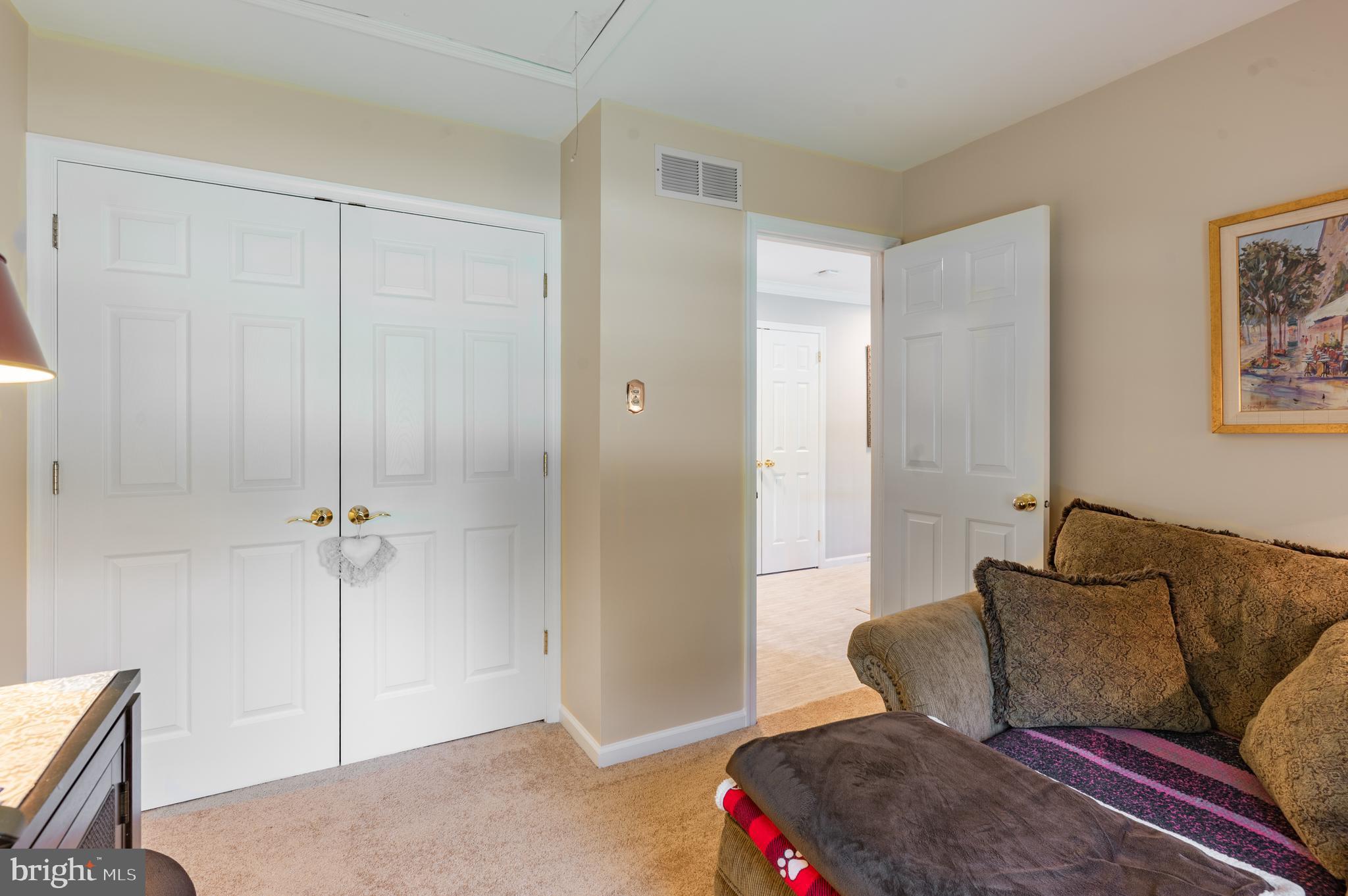 HUNTERS RUN - Residential
