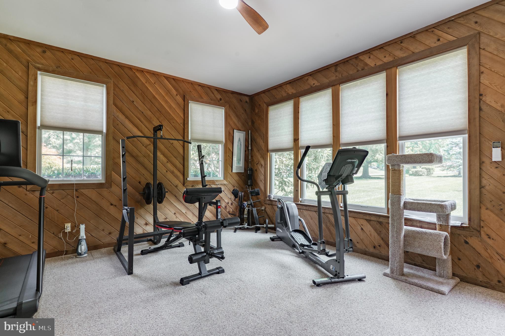 HUNTERS RUN - Residential