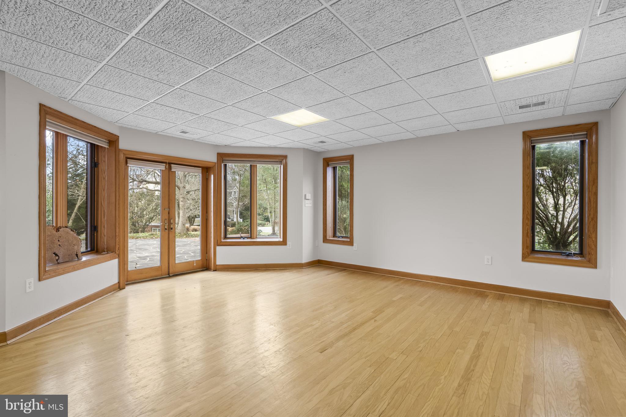 OLD SOUTH COUNTRY CLUB - Residential