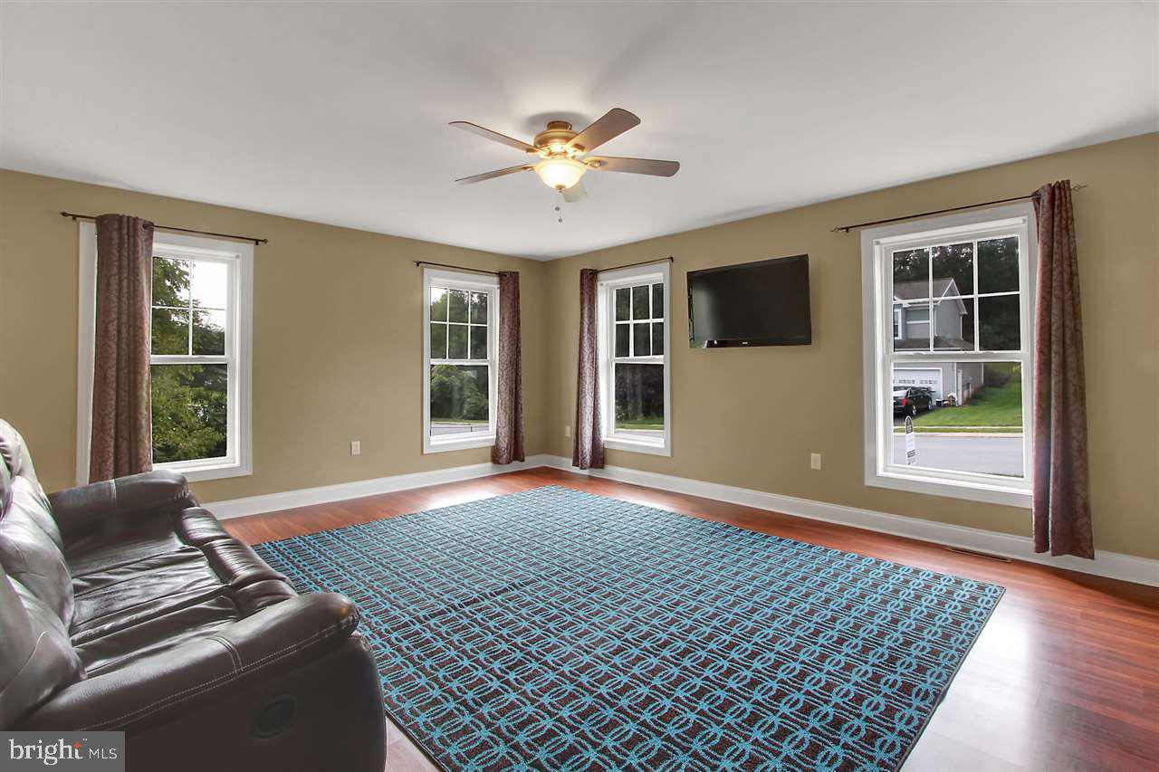 STONEGATE COMMONS - Residential