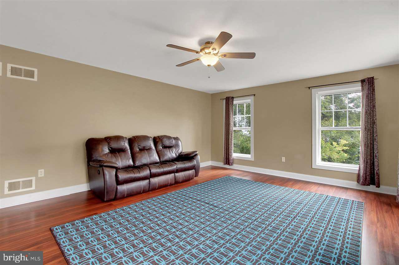 STONEGATE COMMONS - Residential