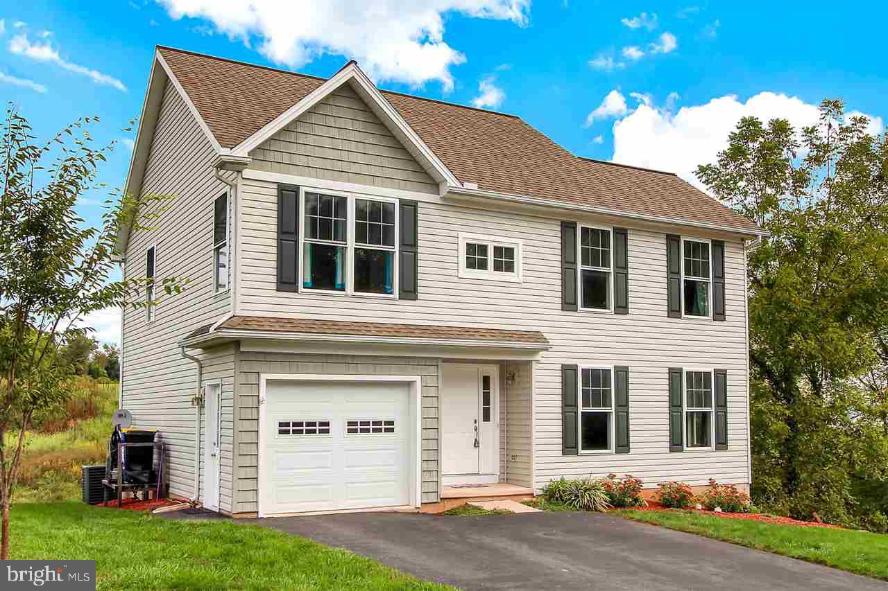 MOTIVATED SELLER! Spacious kitchen w/plenty of counterspace, dble sink & brkfst bar. Newer appliances-Gas stove, built in DW & microwave. Large rms thru-out! Master suite w/full bath & walk-in closet. Jack&Jill Bath for Bedrooms 2 & 3. 2nd flr laundry.  Walk out finished basement with family rm, & guest room w/closet. New HWH in 2015. Awesome Location Approx 15 min to York or Harrisburg & less than 1hr to Ski RoundTop & Hershey Pk