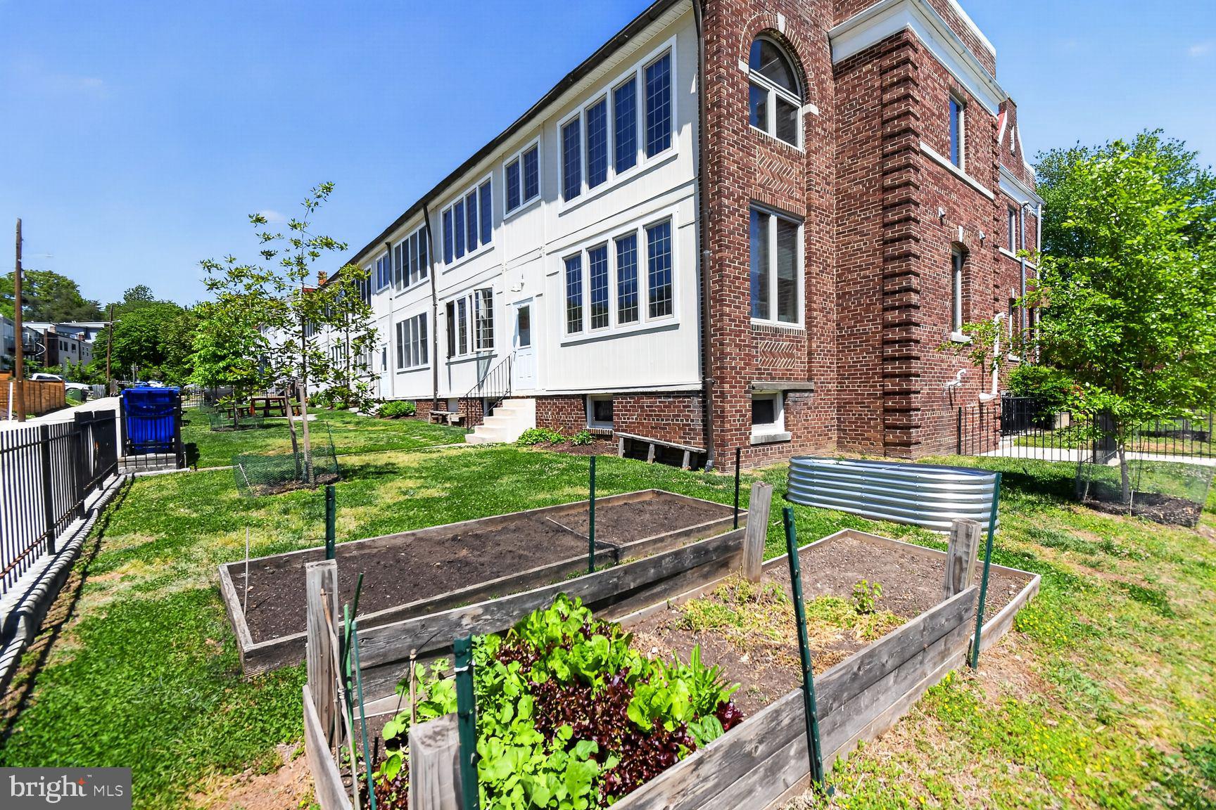 BROOKLAND - Residential