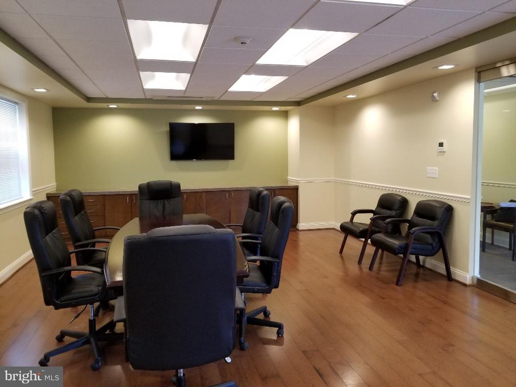 CITY OF FAIRFAX - Commercial Lease