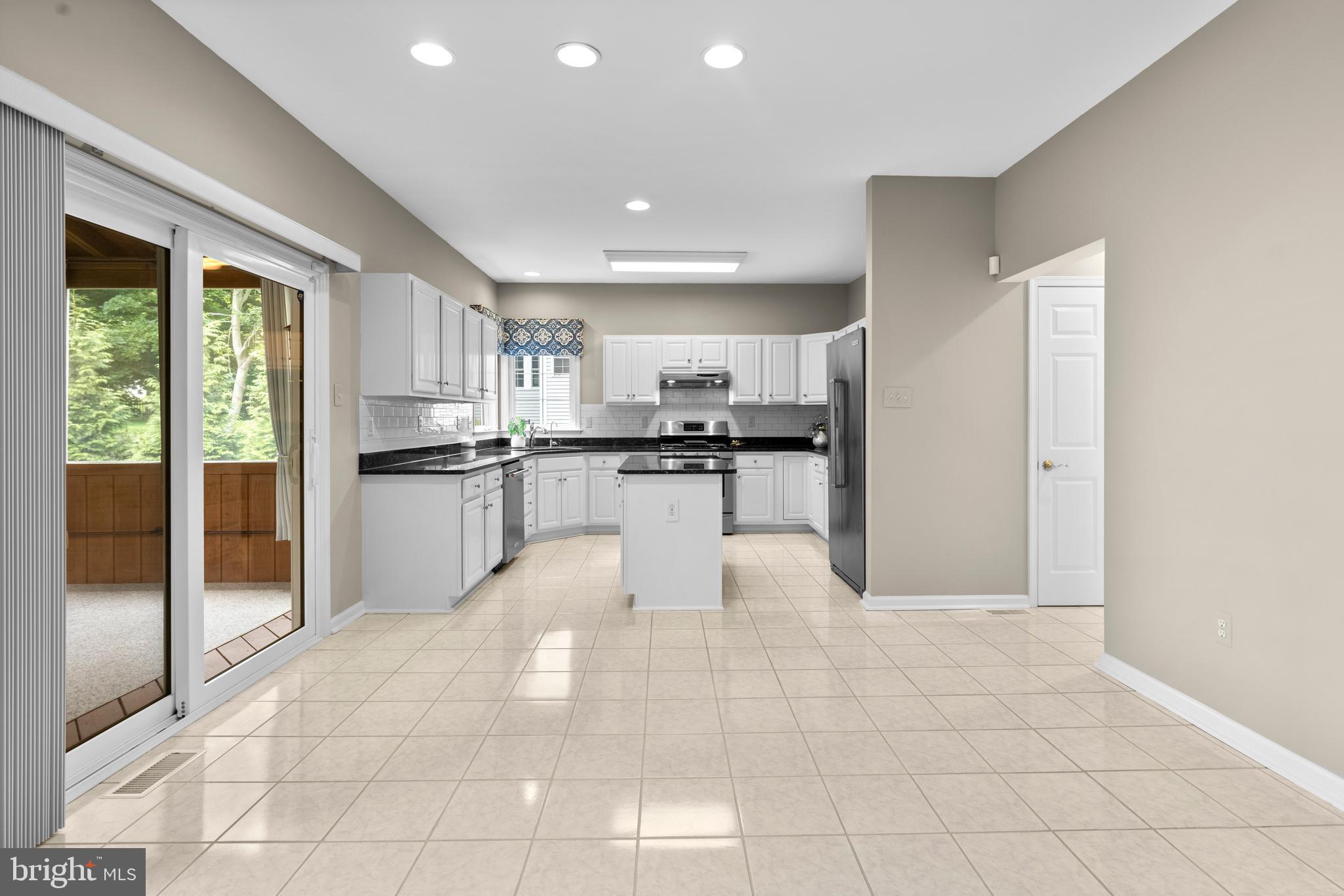 VILLAGE OF RIVER HILL - Residential
