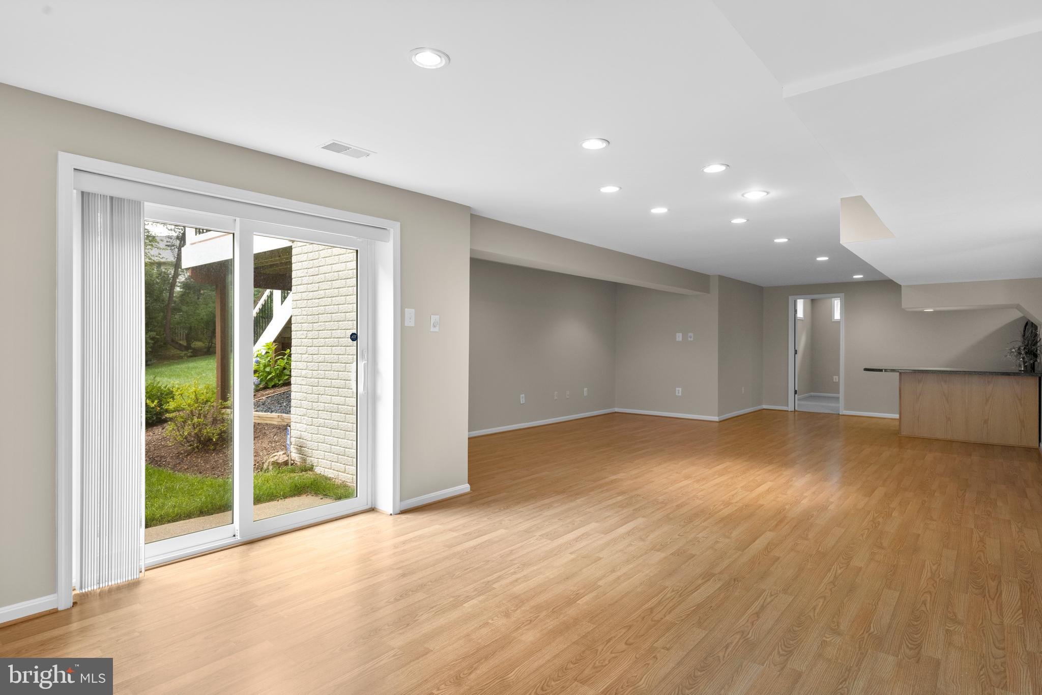VILLAGE OF RIVER HILL - Residential