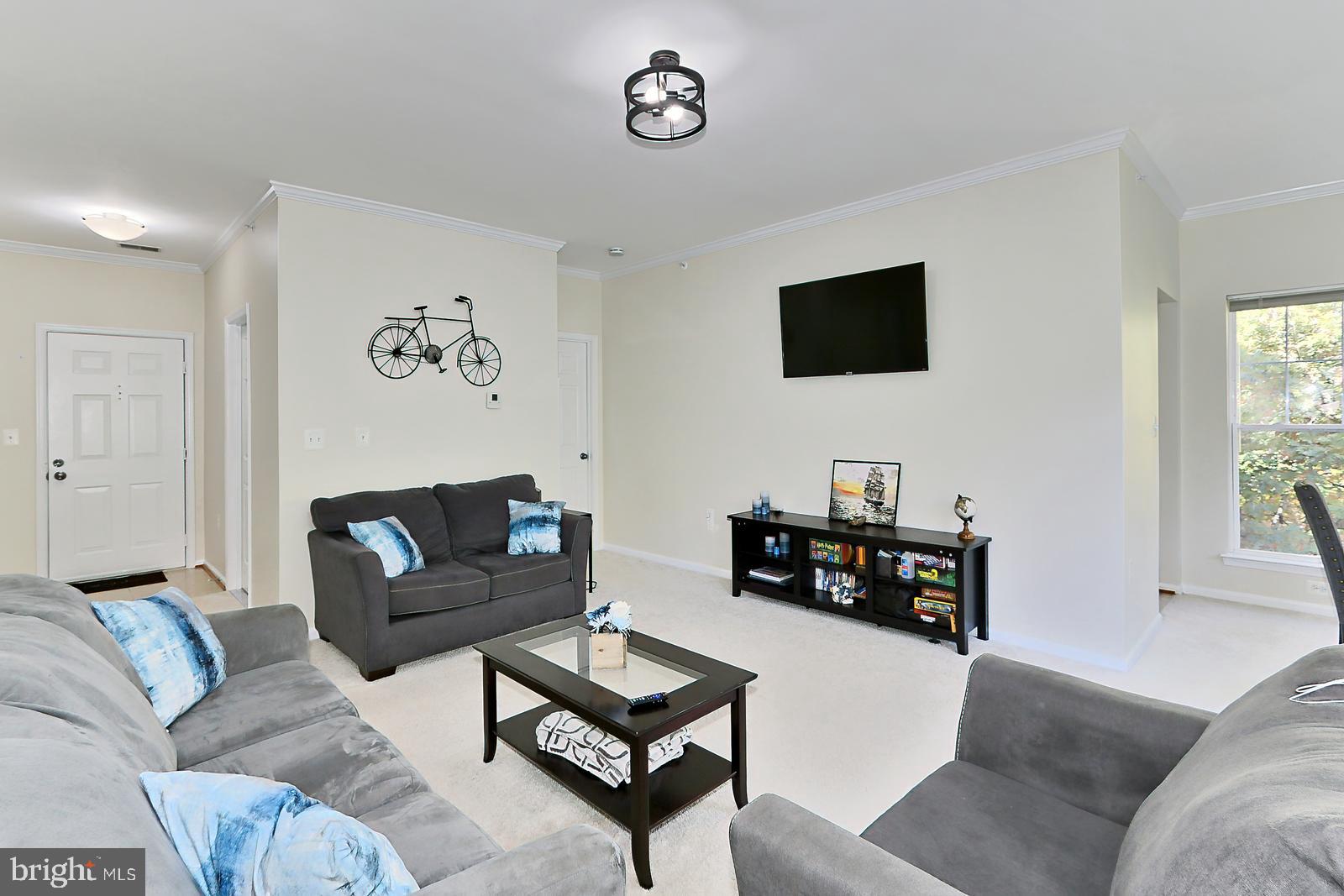 NORTH POINT VILLAS - Residential