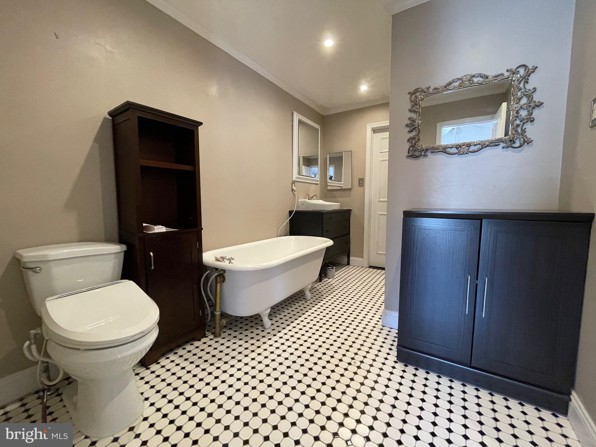 FAIR WOODS - Residential Lease