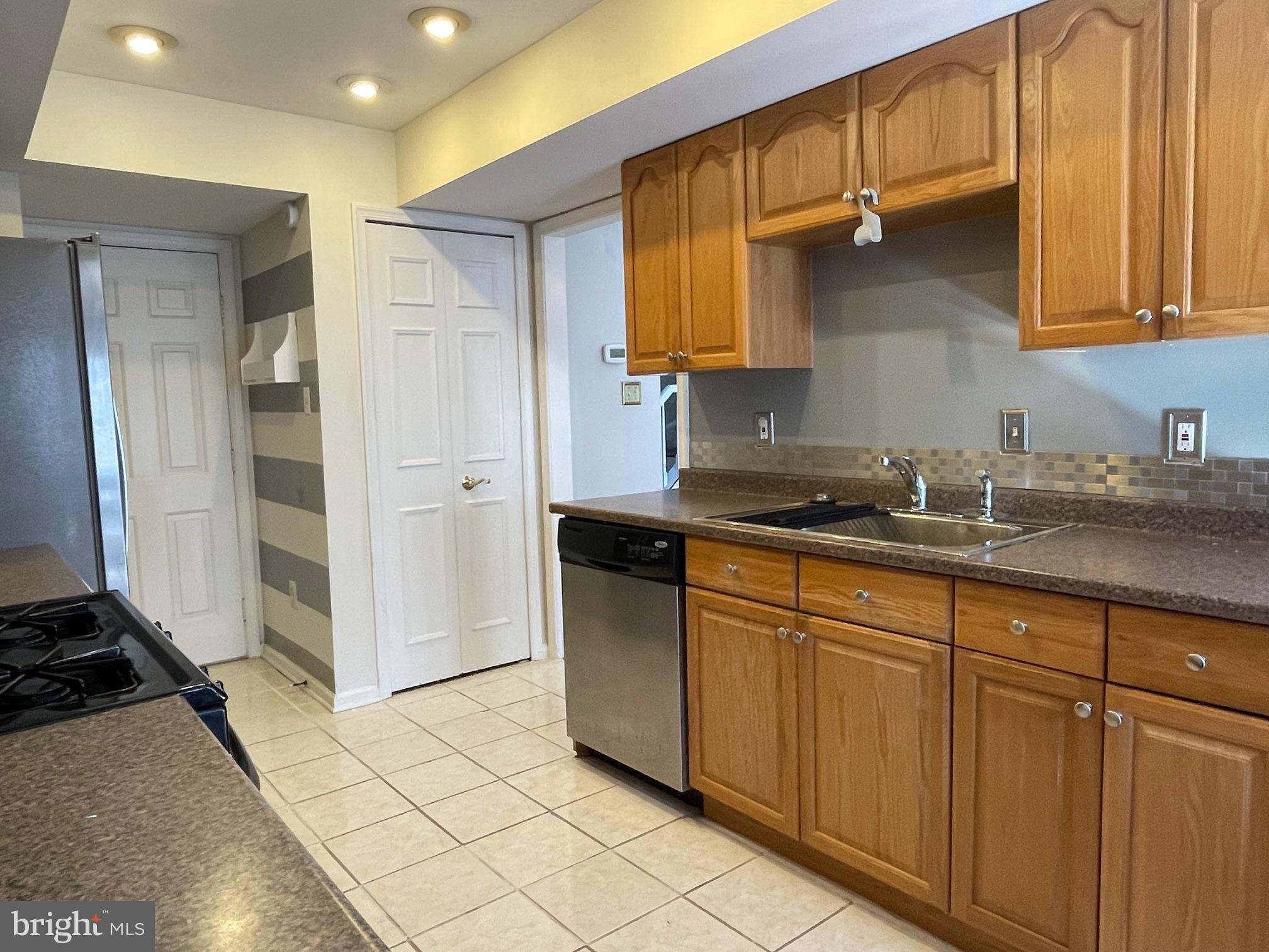 FAIR WOODS - Residential Lease