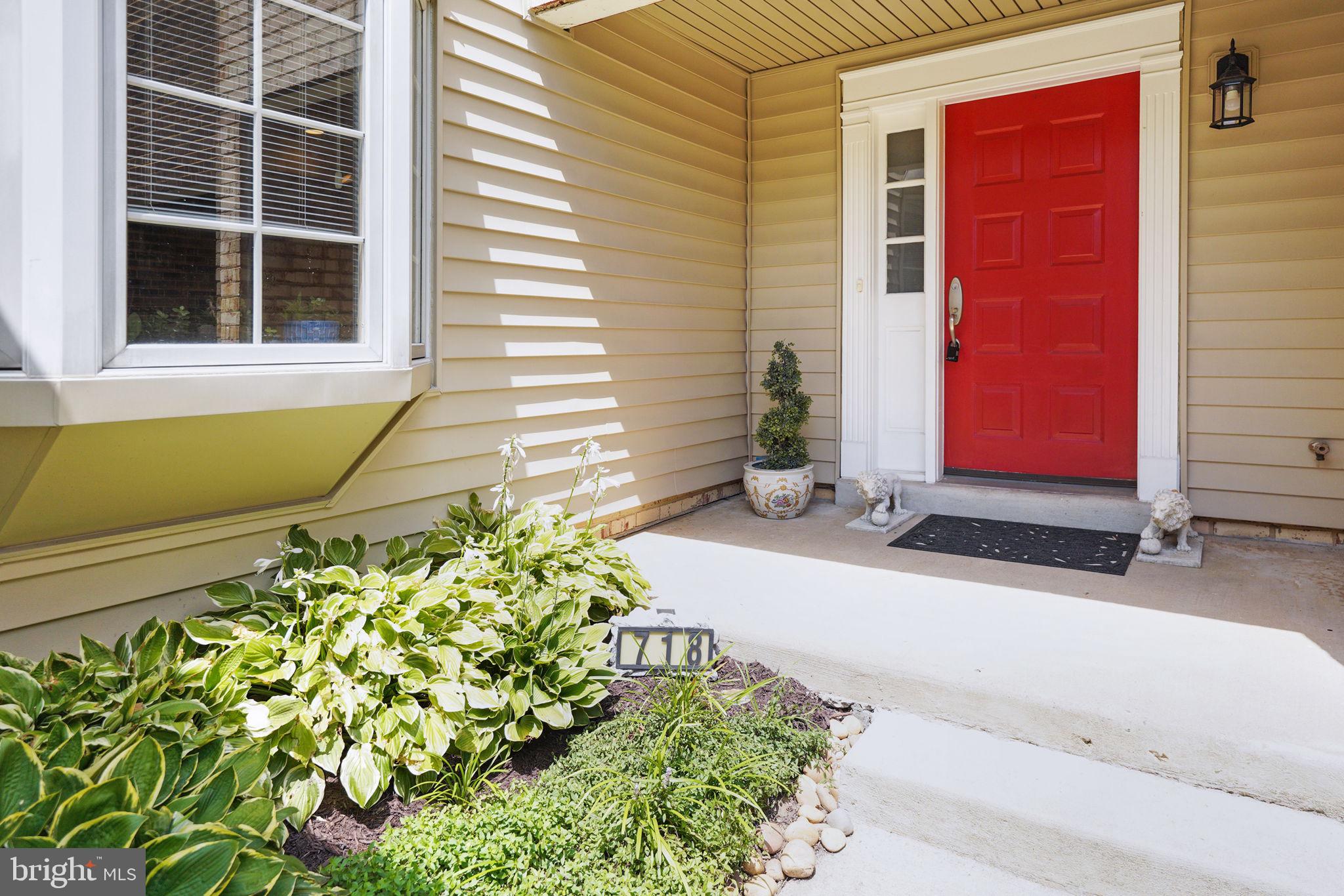 TOWNES OF MOOREFIELD - Residential