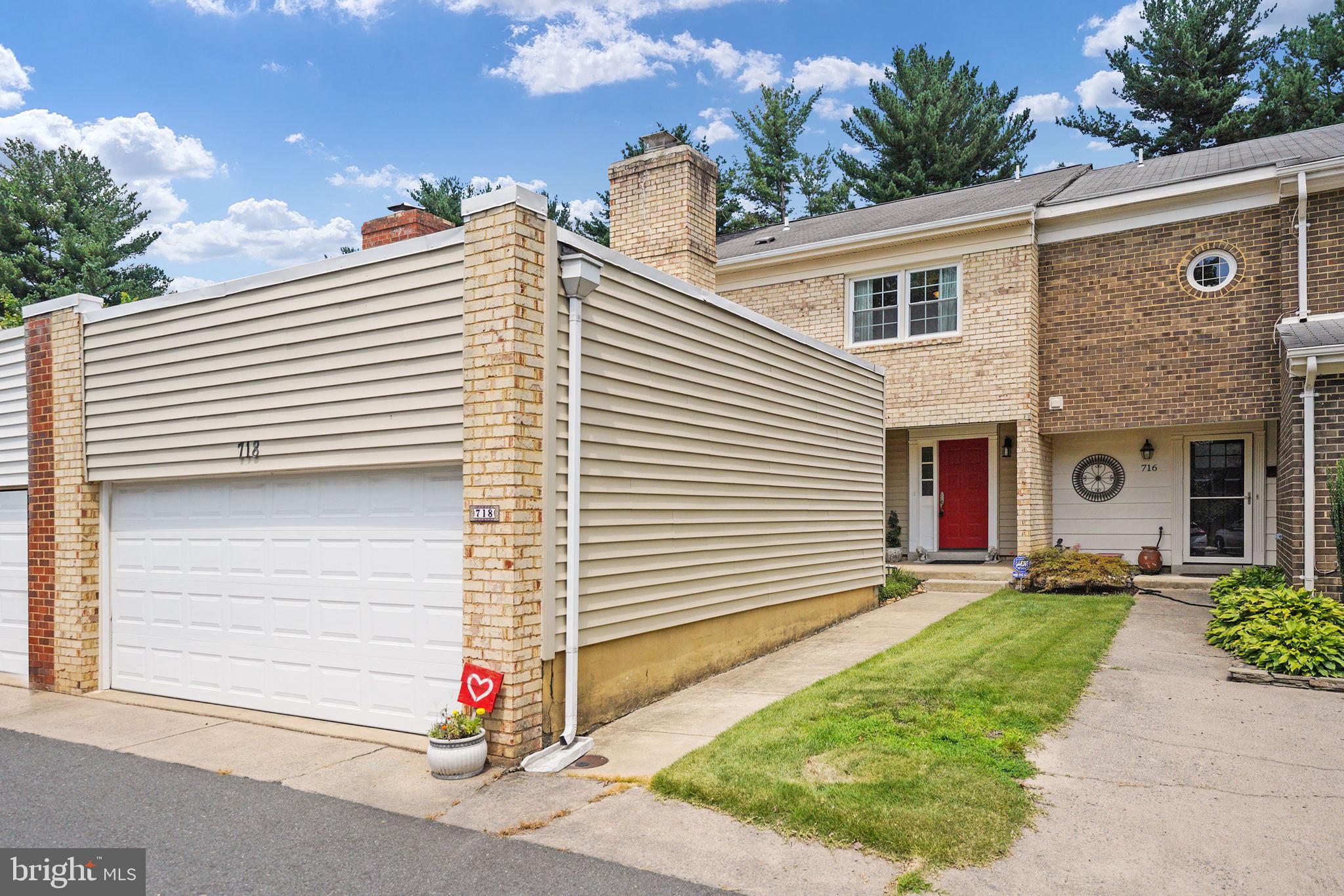 TOWNES OF MOOREFIELD - Residential