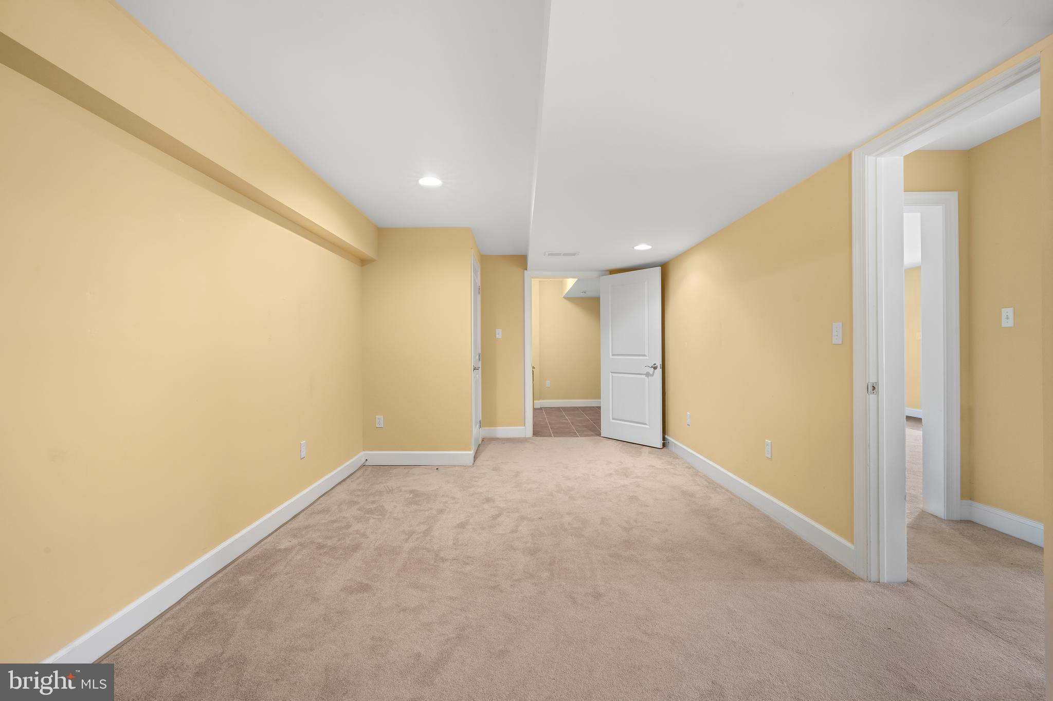 LAURELWOODS II - Residential