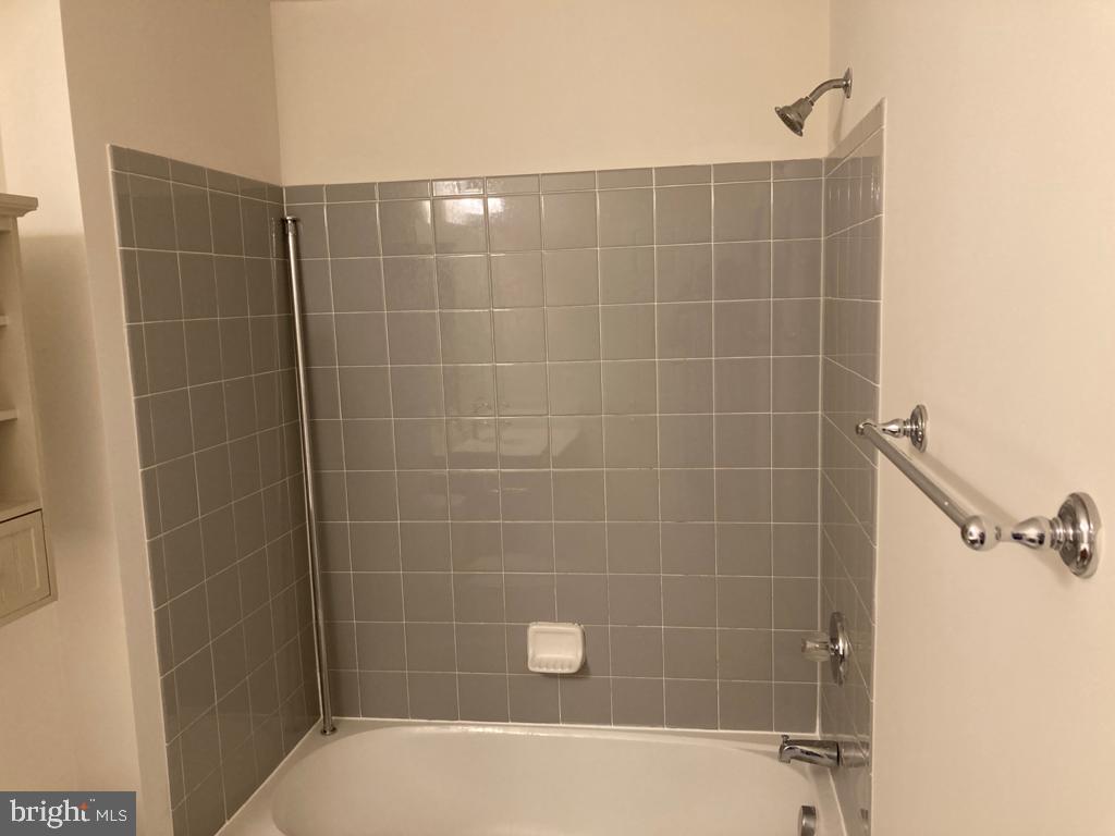 BRAMBLETON LANDBAY 2 - Residential Lease